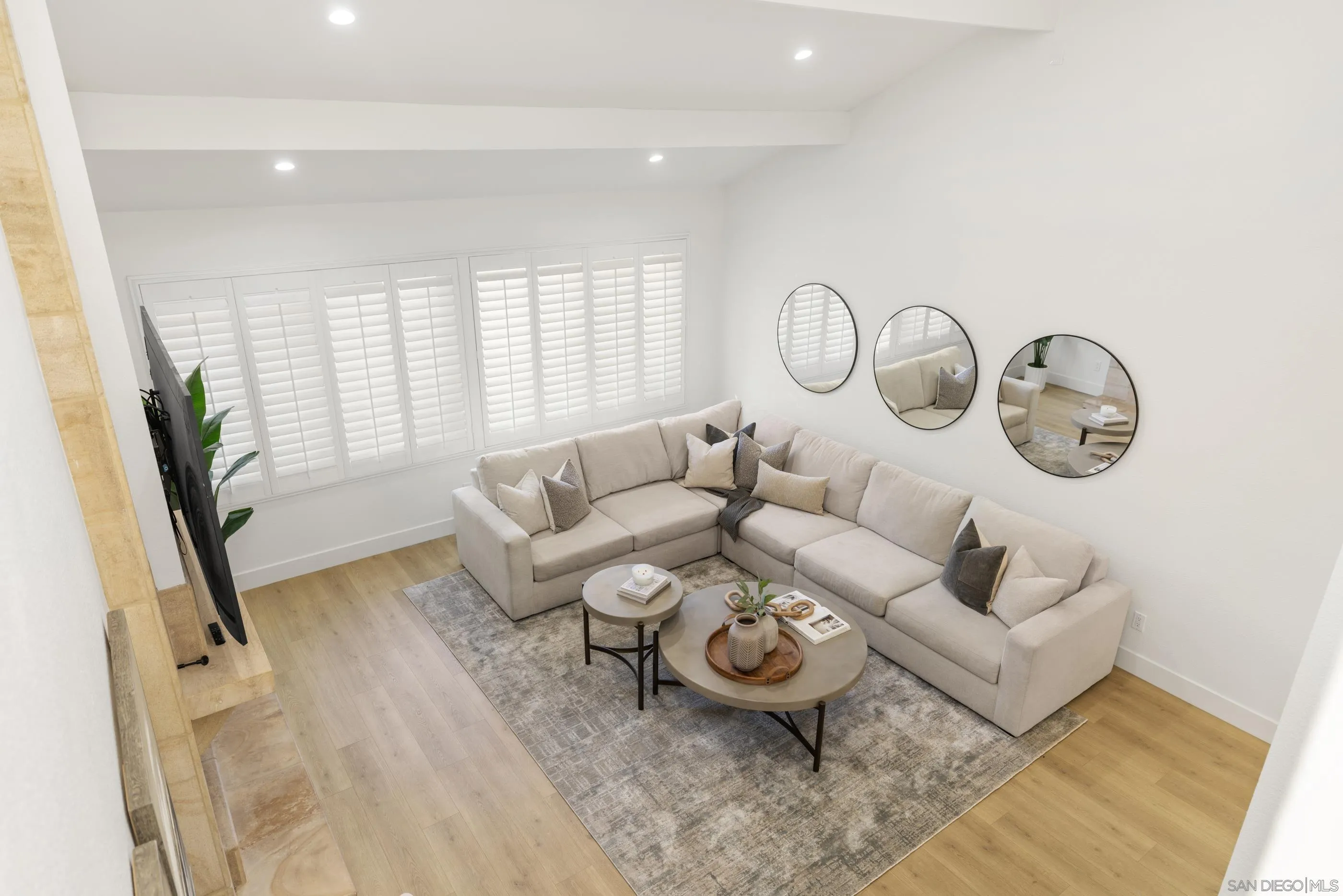 2518 Caminito La Paz