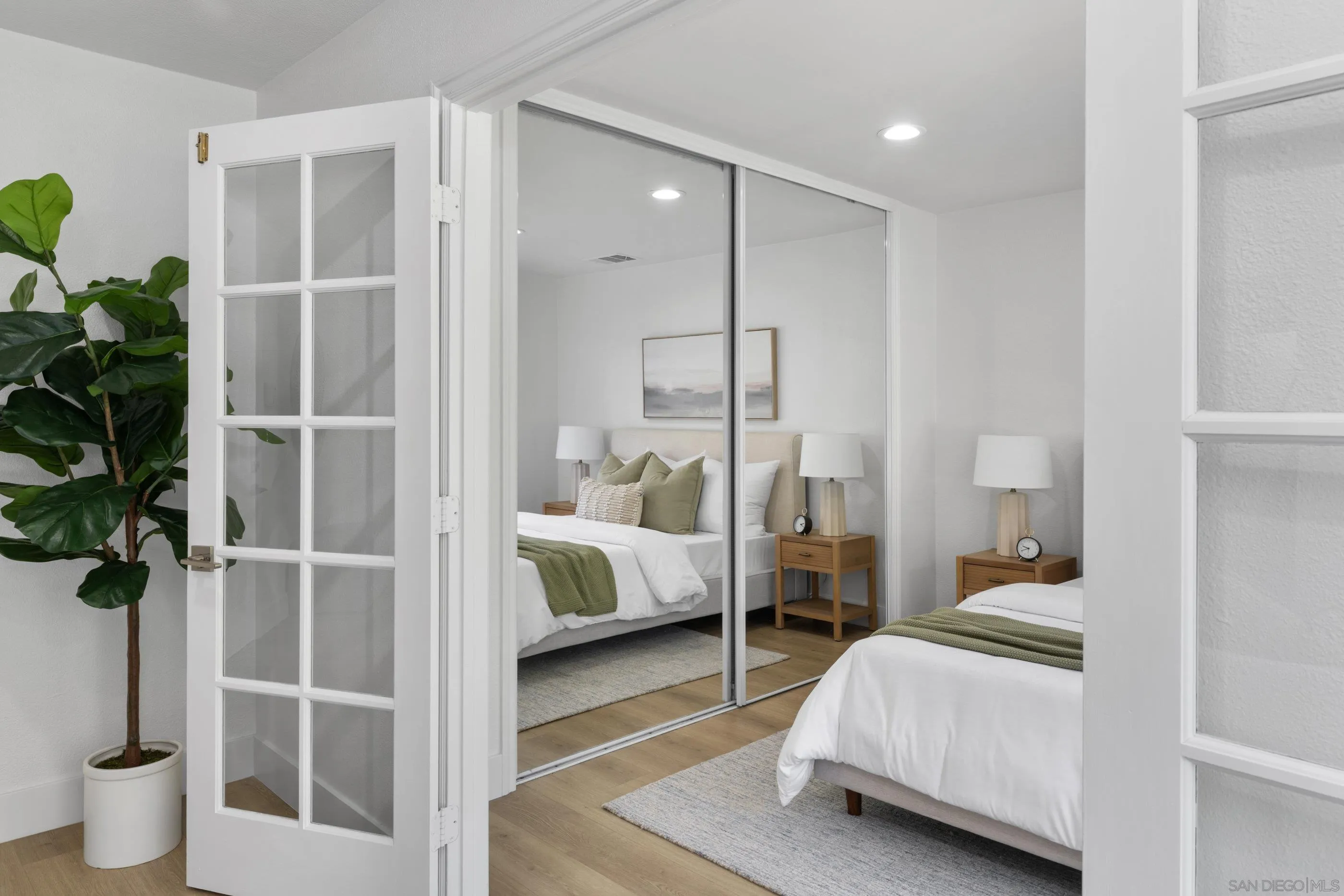 2518 Caminito La Paz