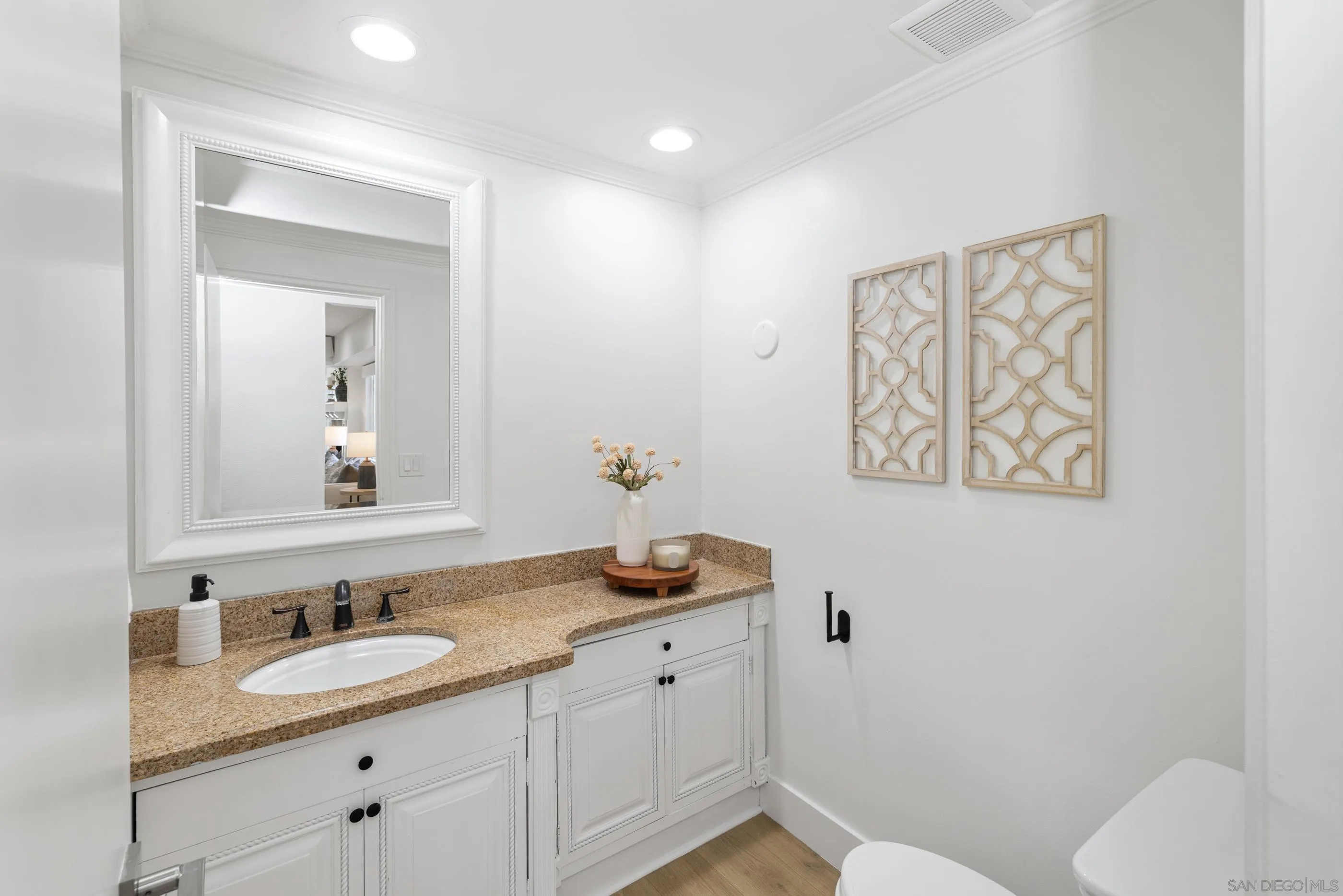 2518 Caminito La Paz