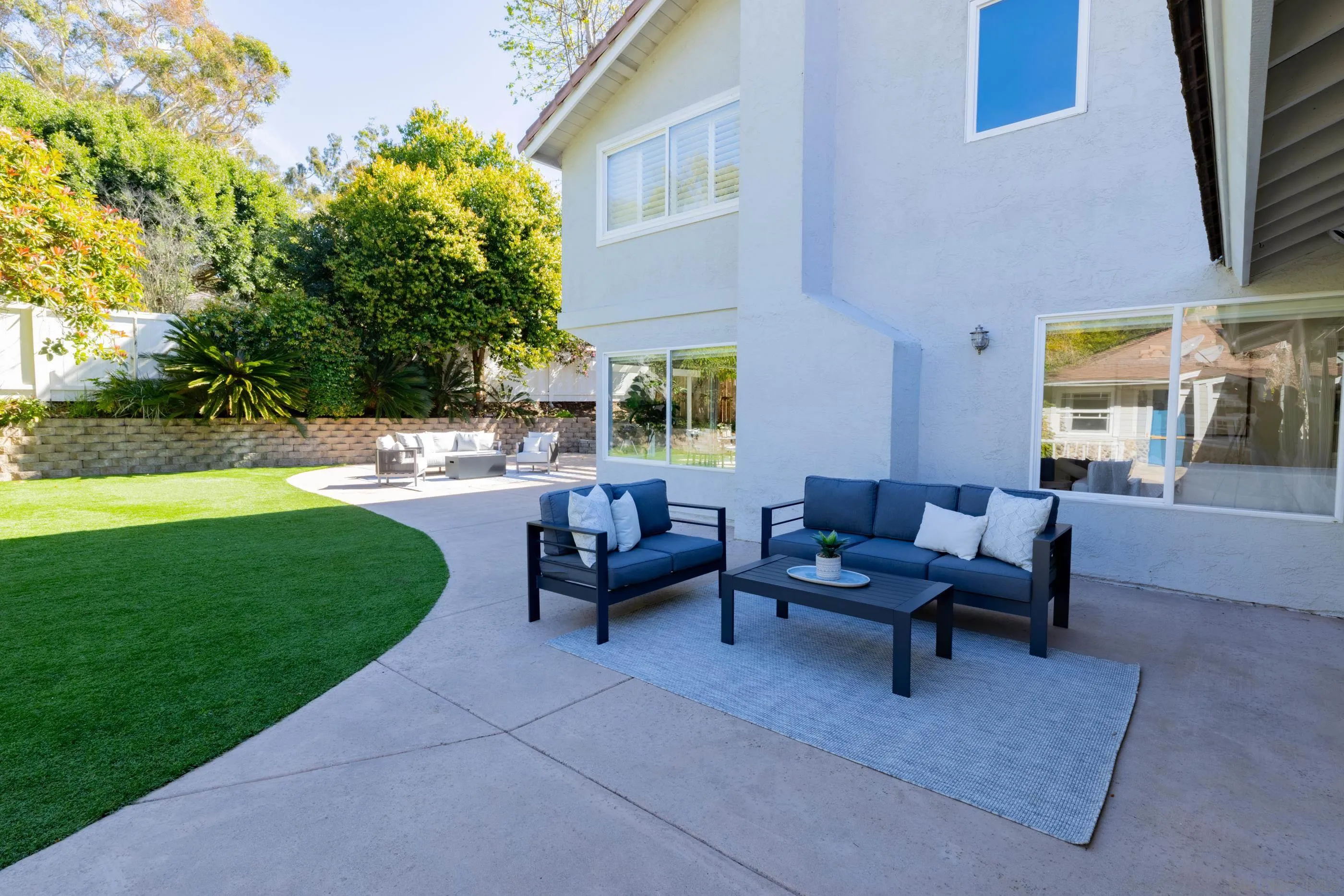 2518 Caminito La Paz