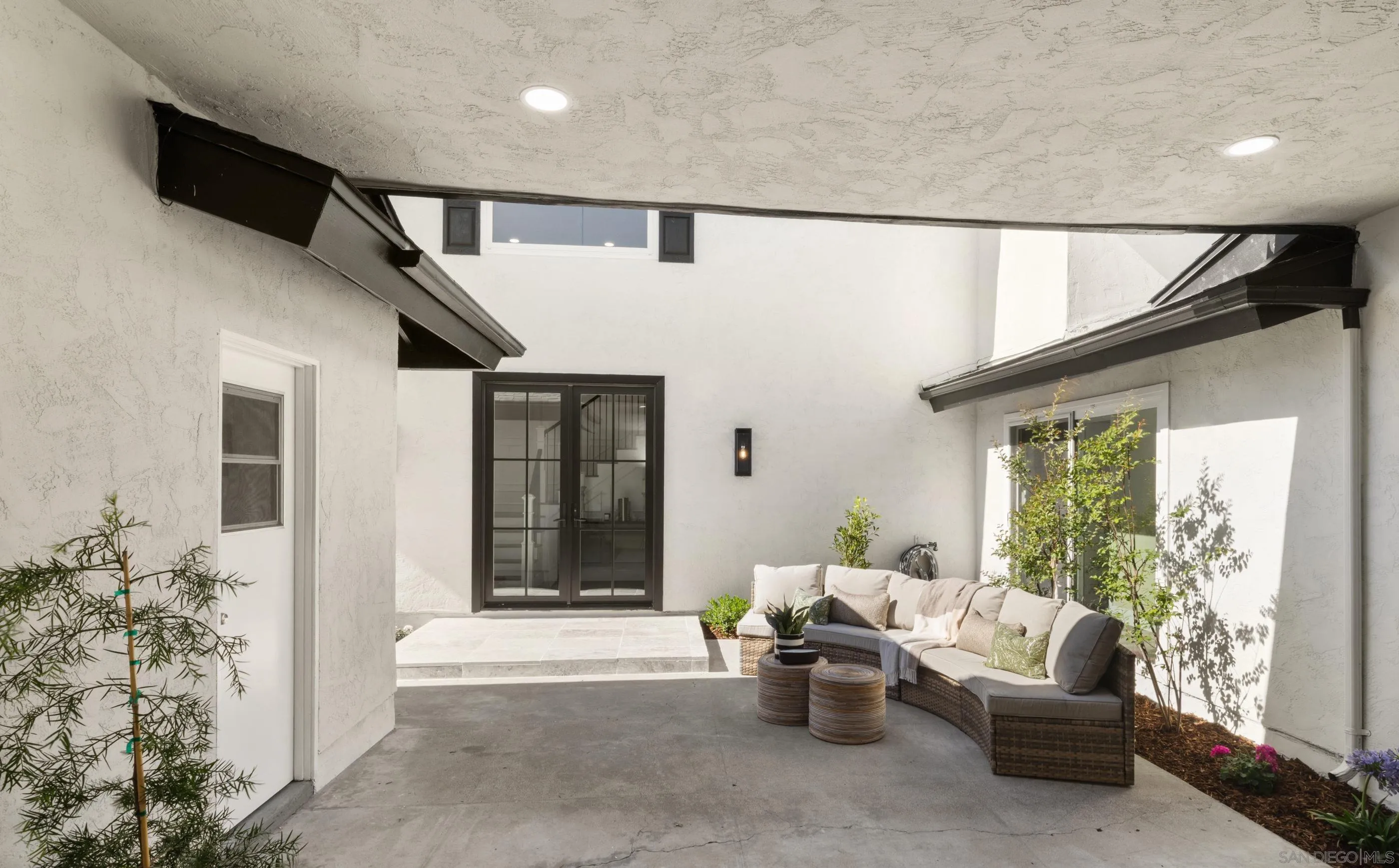 5764 Eldergardens St