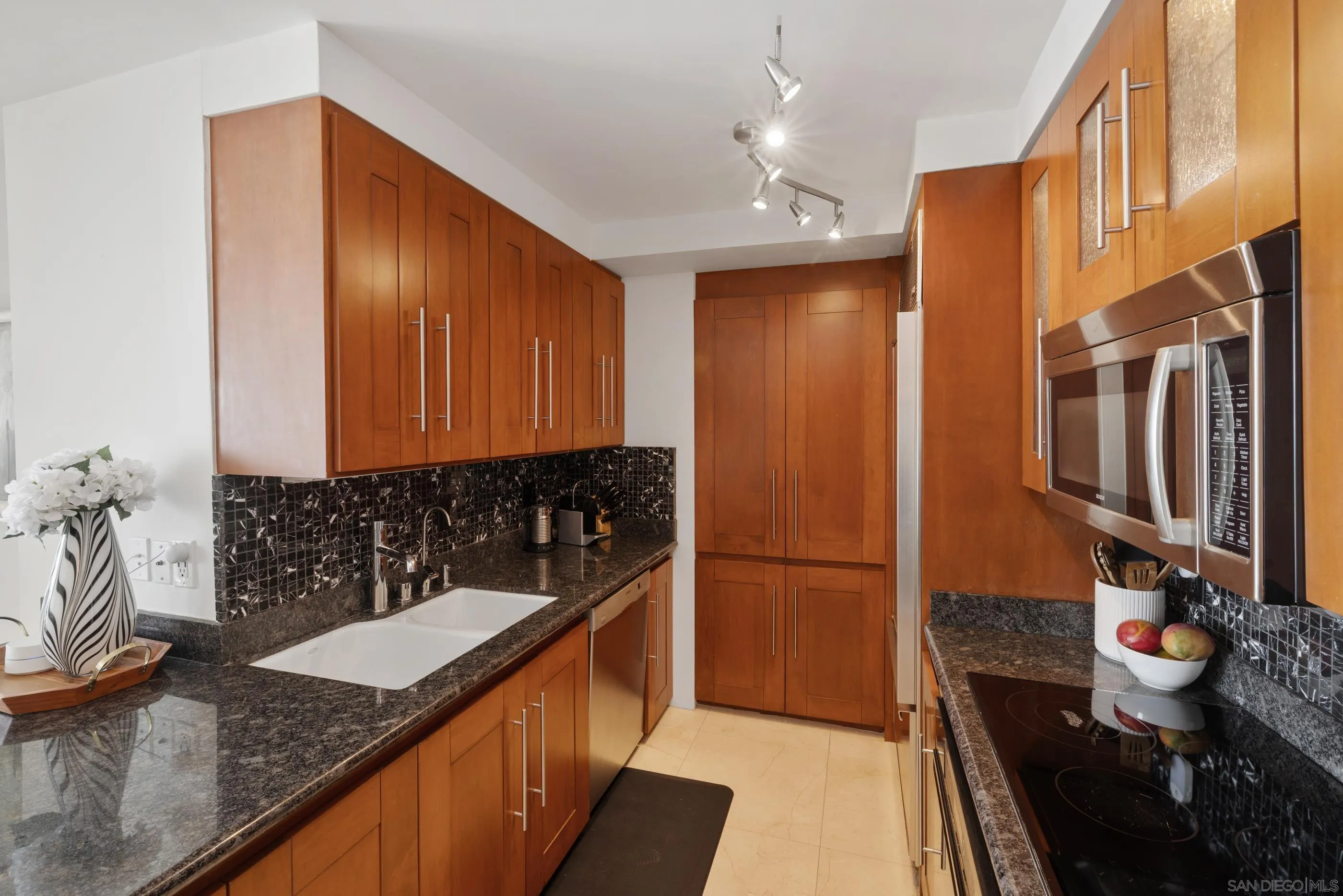 1830 Avenida Del Mundo Unit 909