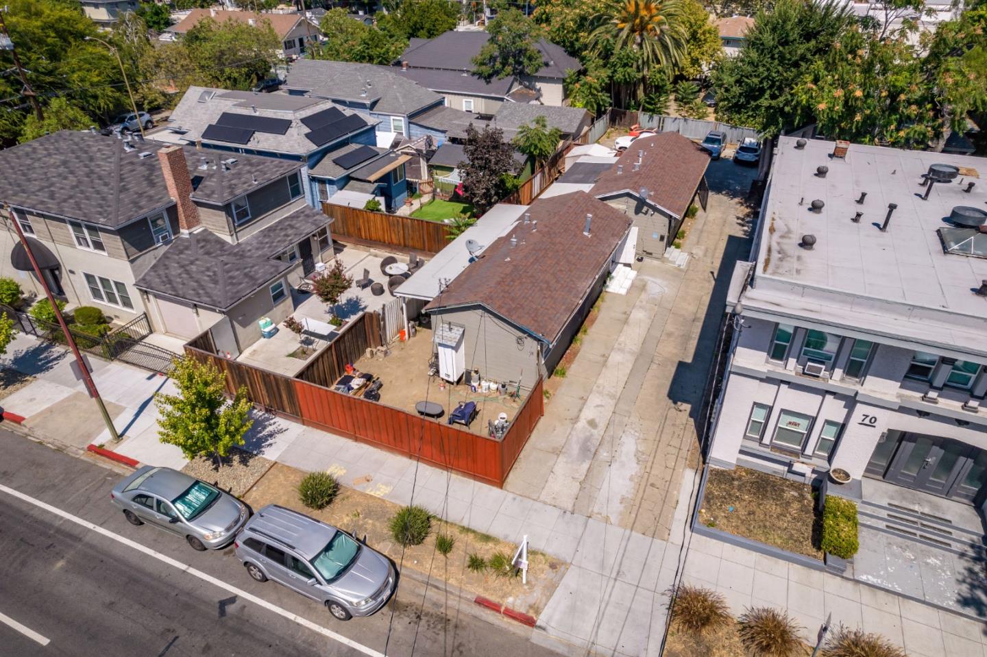 76 N 10th ST