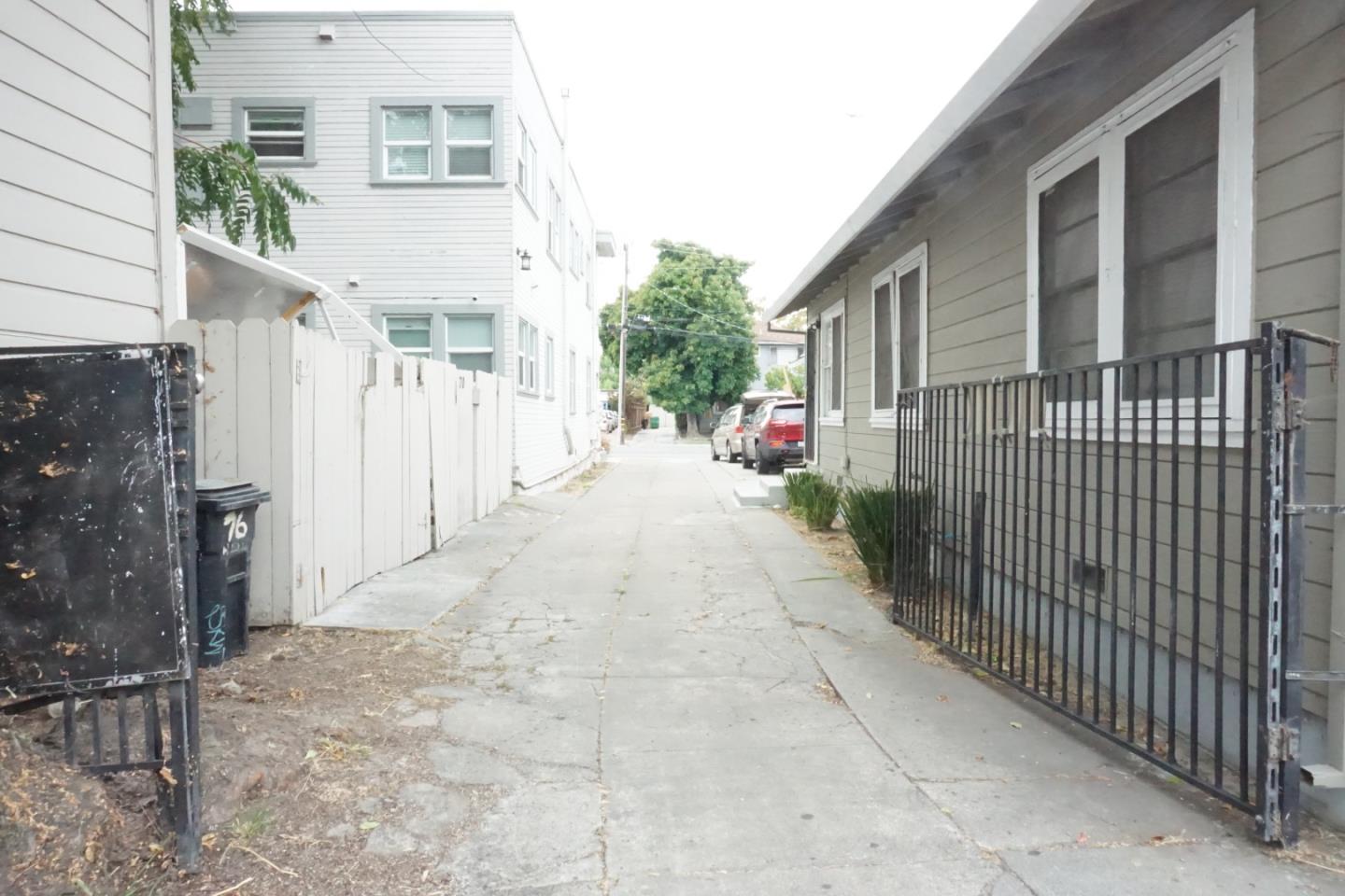 76 N 10th ST