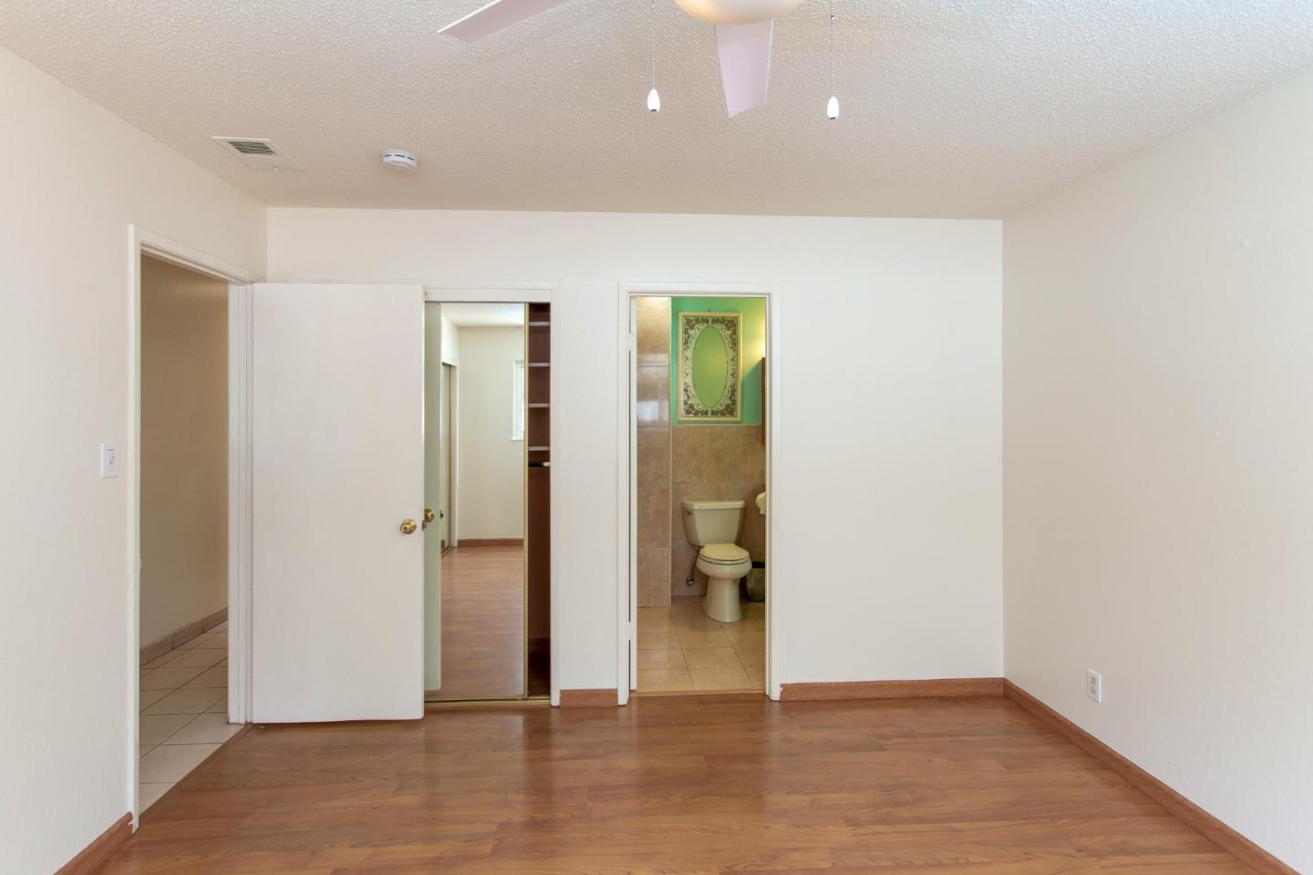 6102 Iowa DR