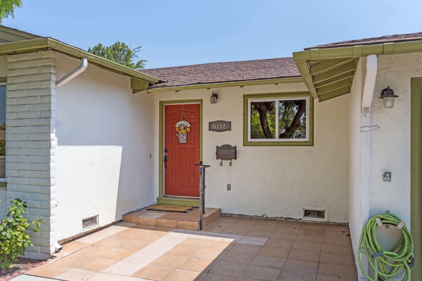 6102 Iowa DR
