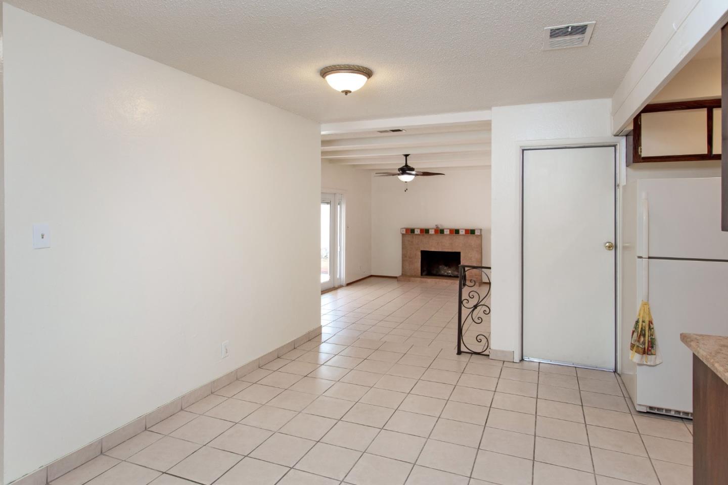 6102 Iowa DR