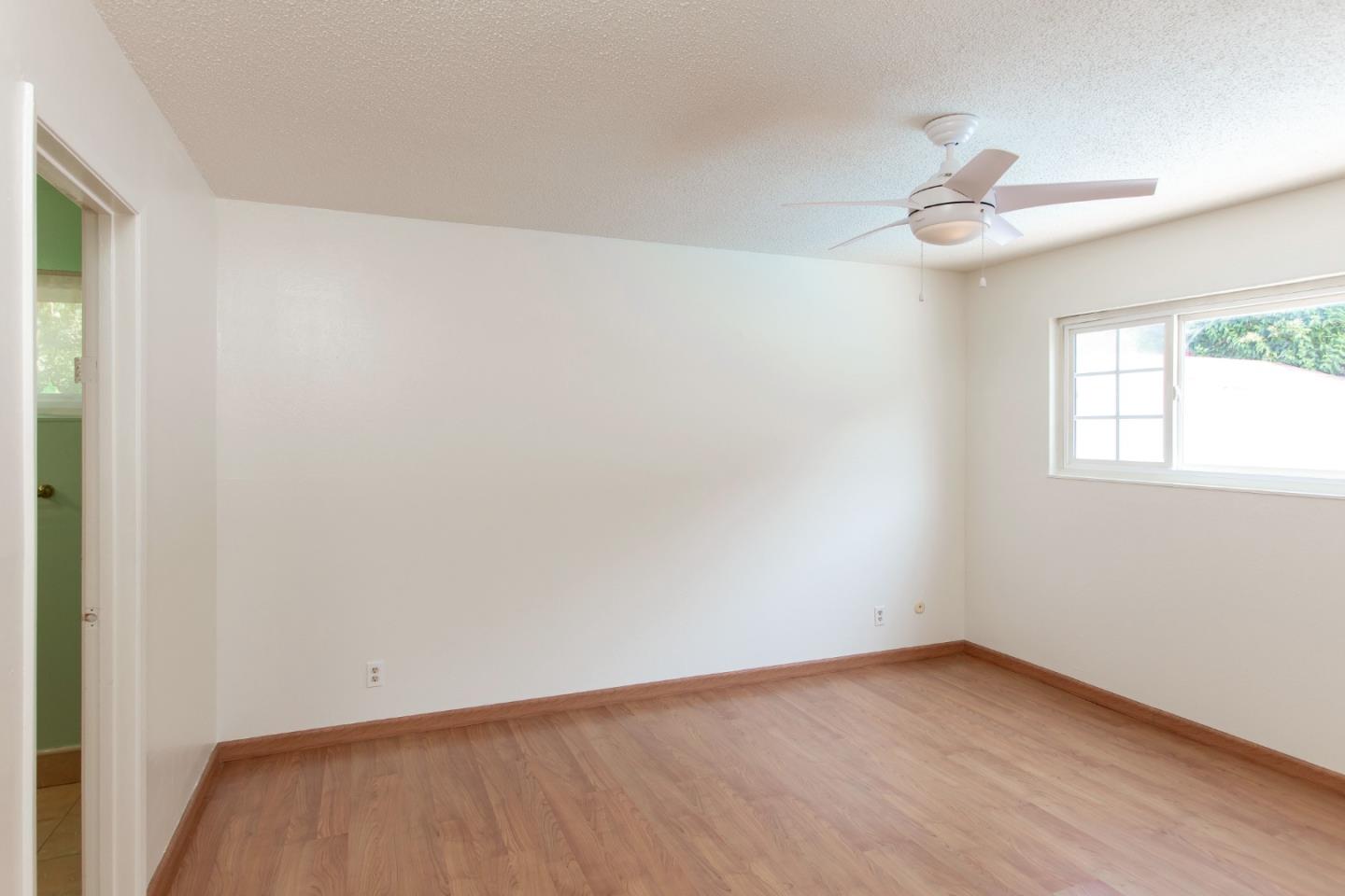 6102 Iowa DR
