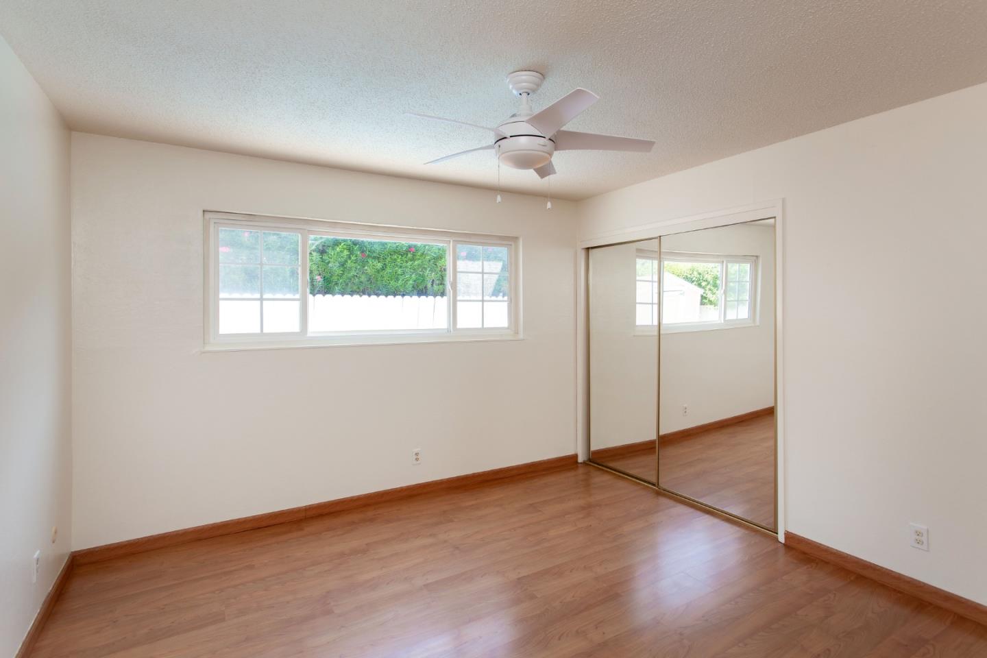 6102 Iowa DR