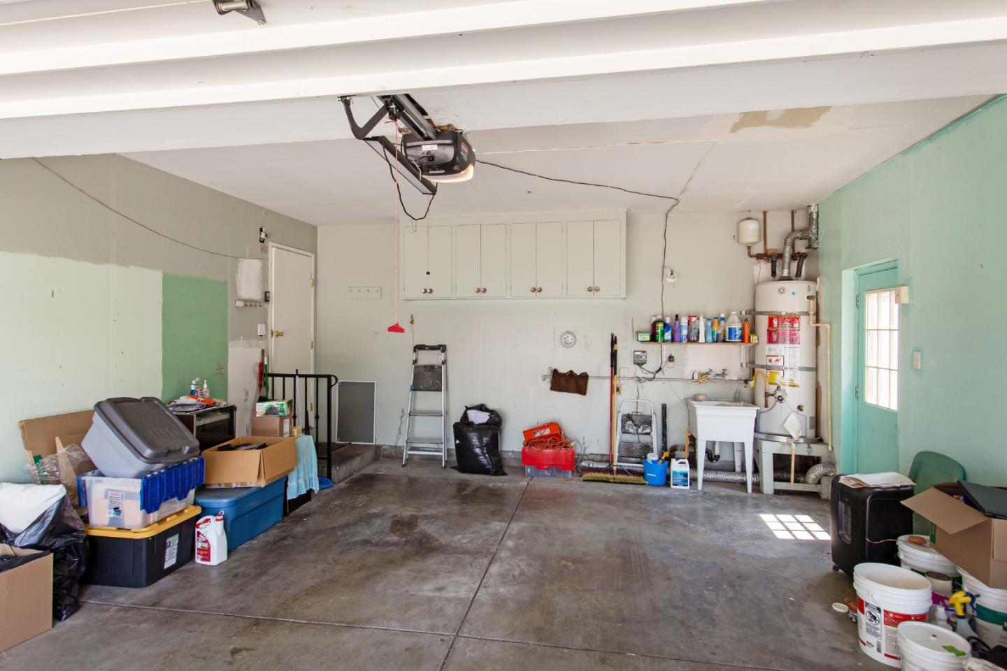 6102 Iowa DR