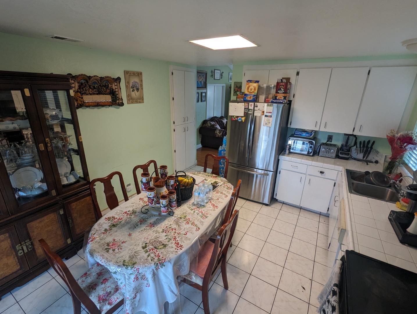 1219 Shoreland DR