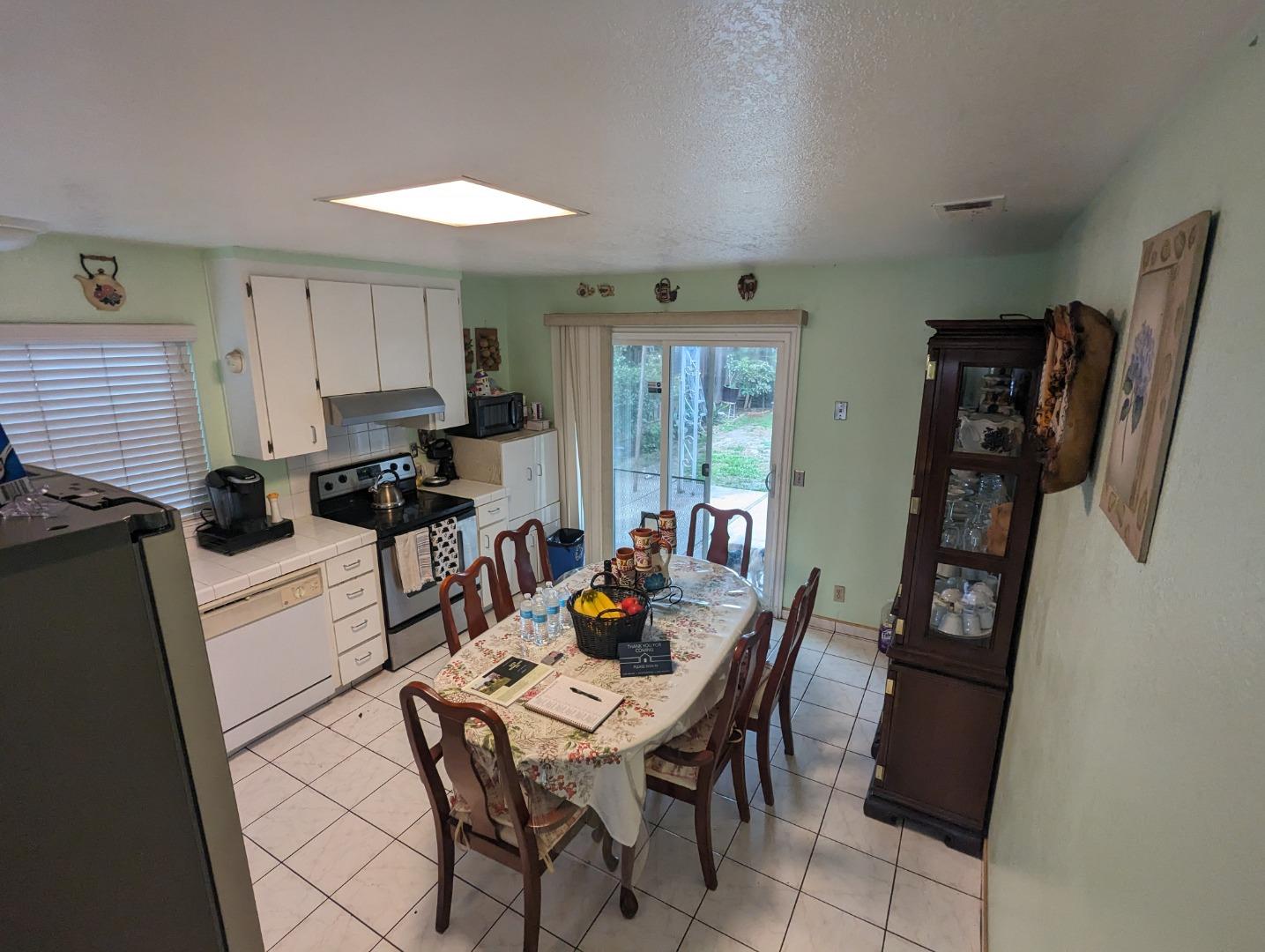 1219 Shoreland DR