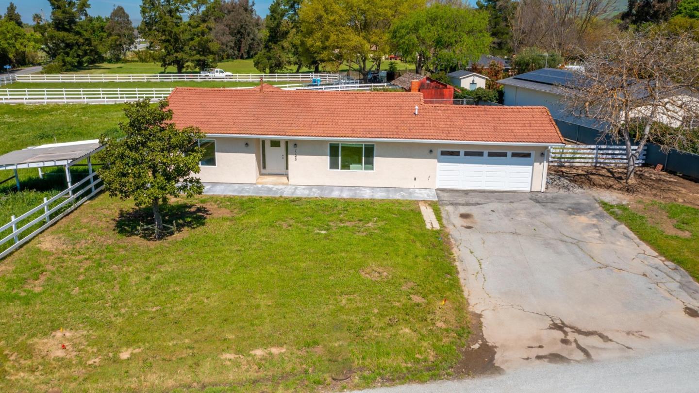 1145 Sherry LN