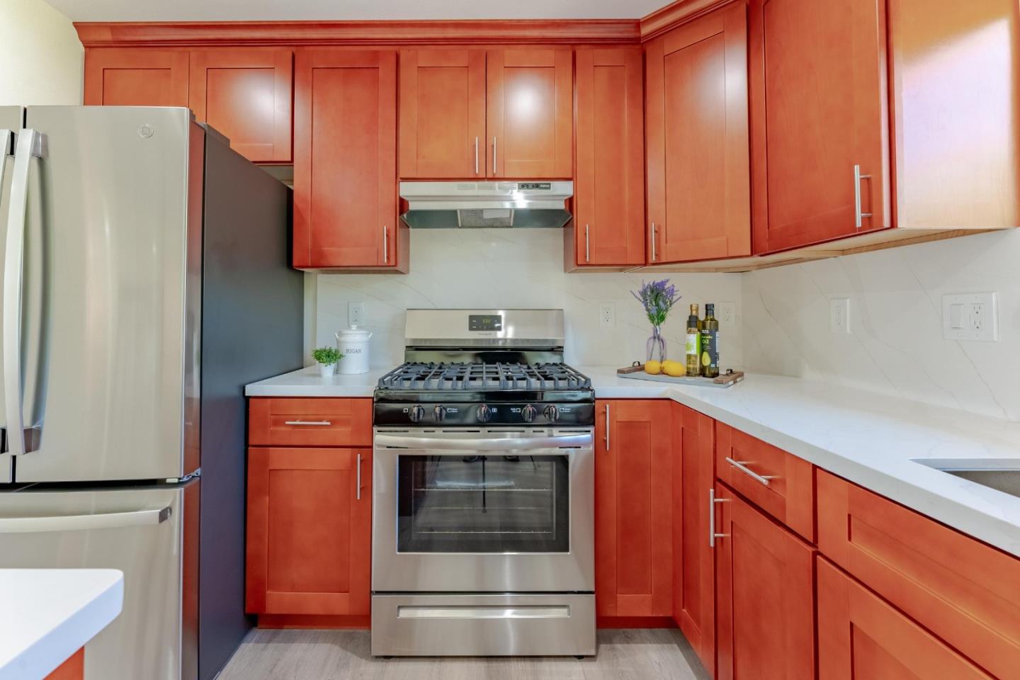 1145 Sherry LN