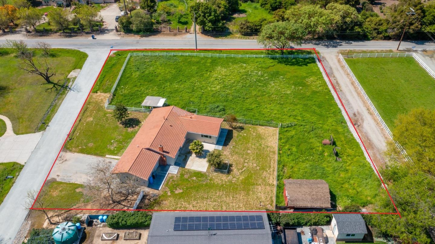 1145 Sherry LN