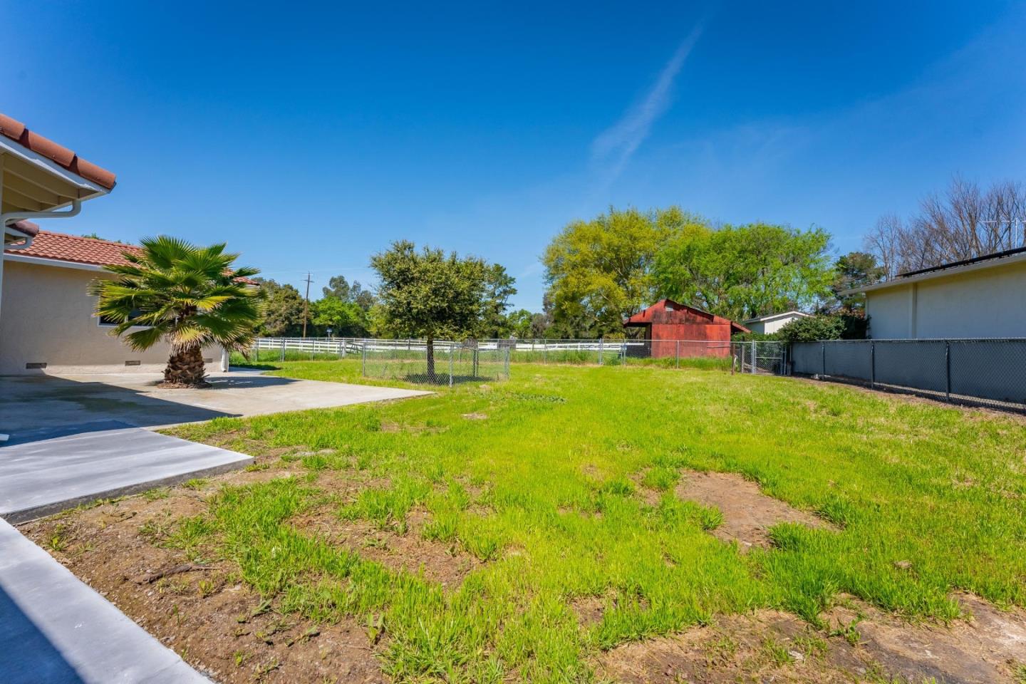 1145 Sherry LN