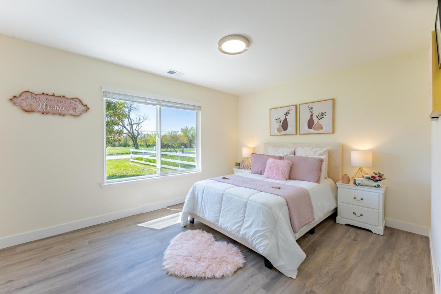 1145 Sherry LN