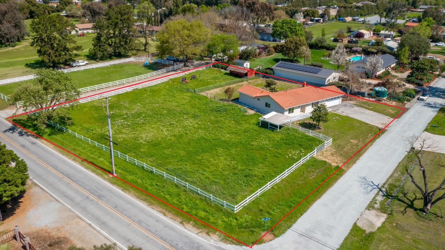 1145 Sherry LN