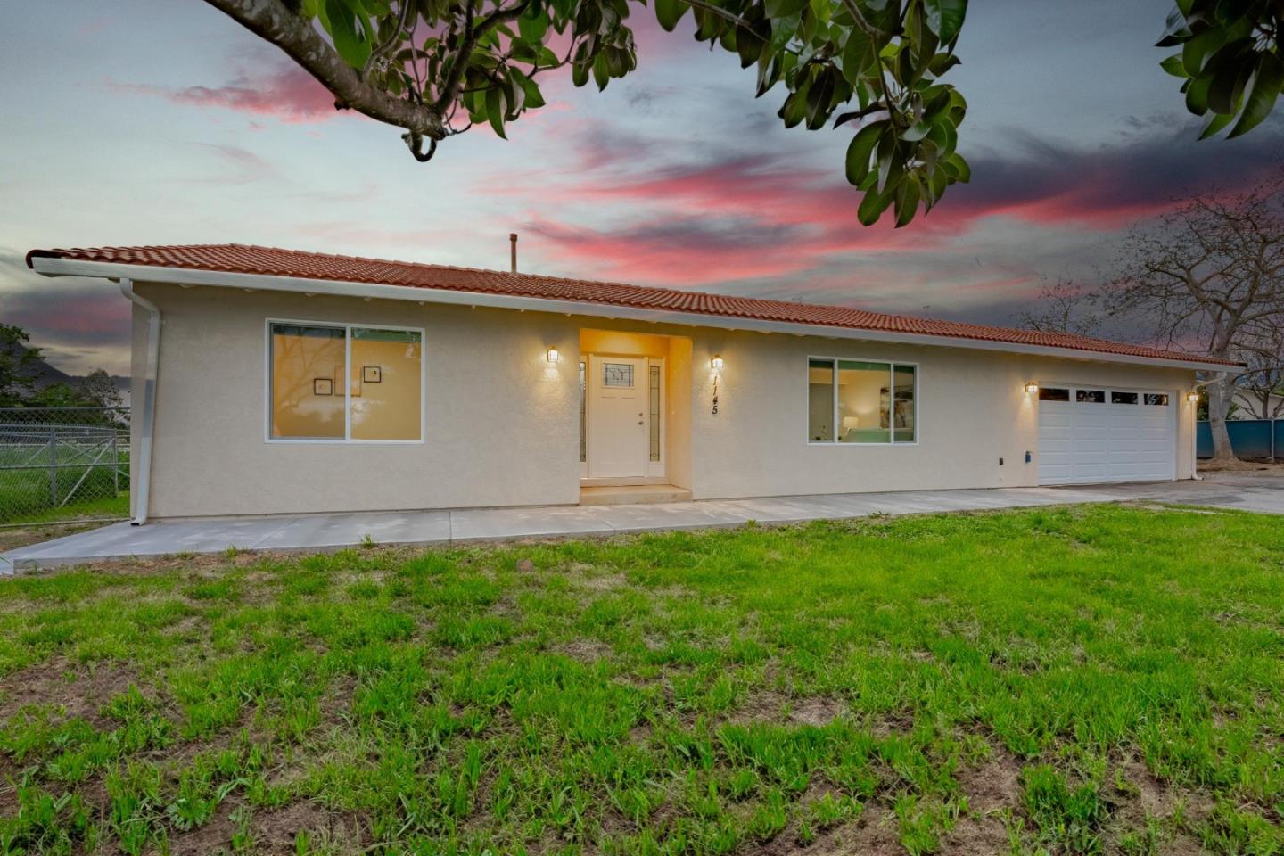 1145 Sherry LN