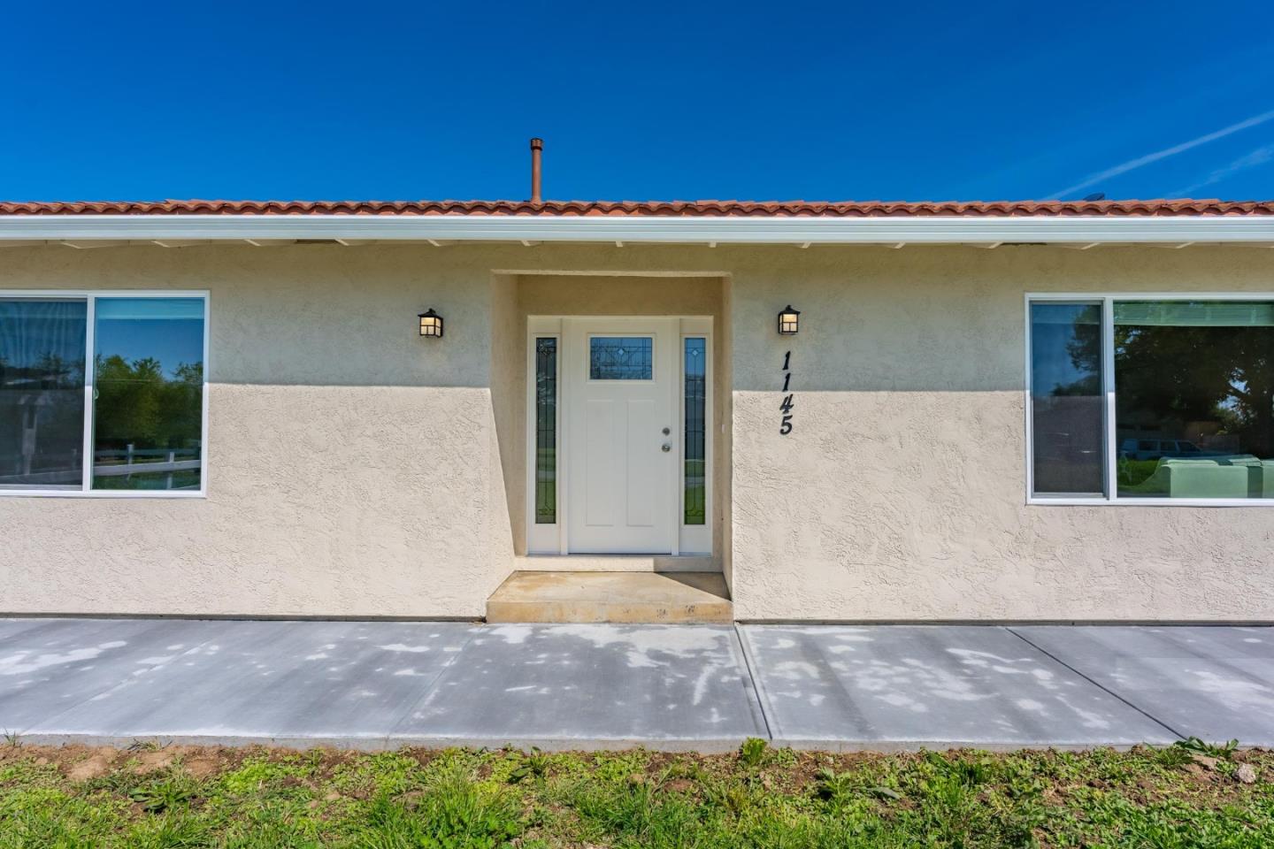 1145 Sherry LN