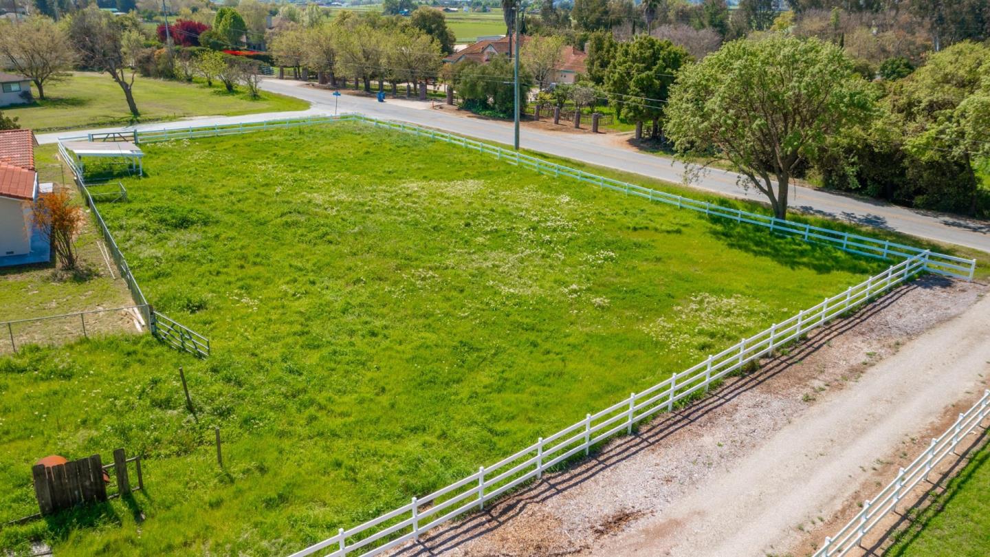 1145 Sherry LN