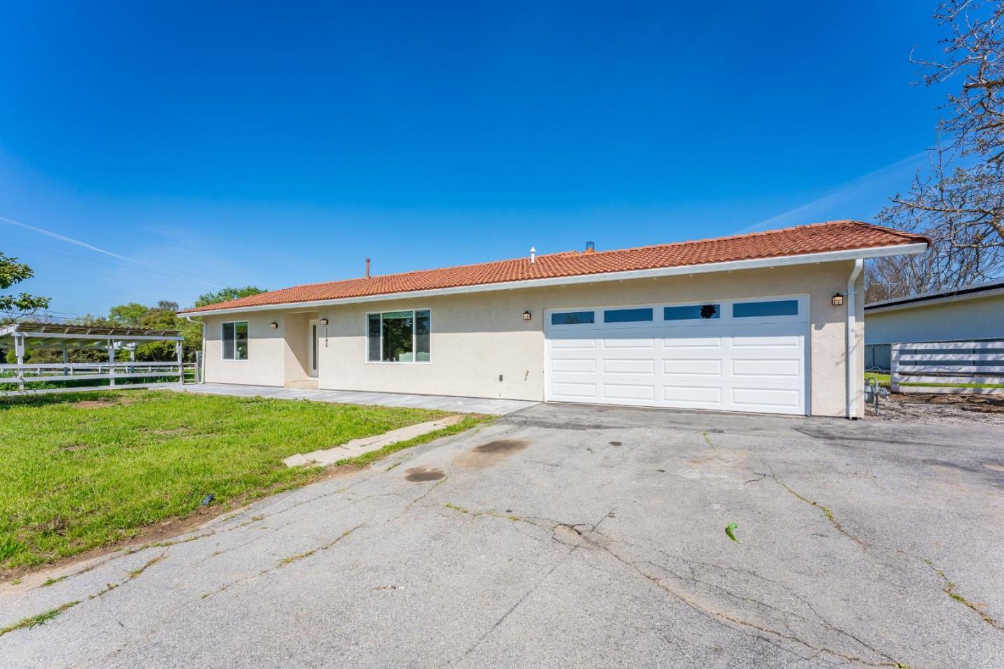 1145 Sherry LN