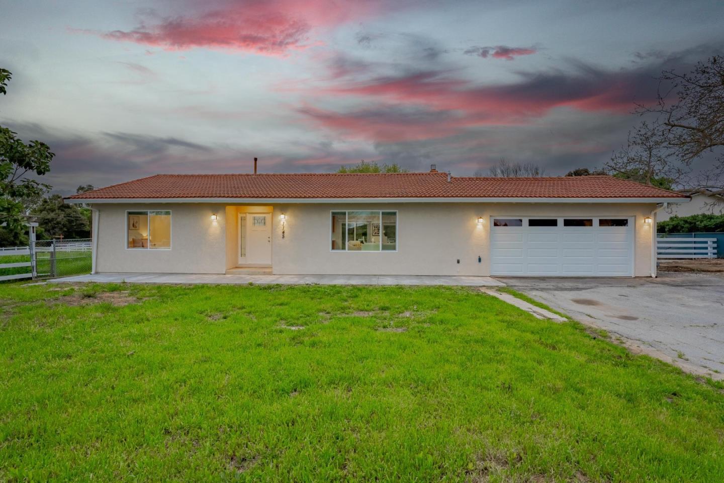 1145 Sherry LN