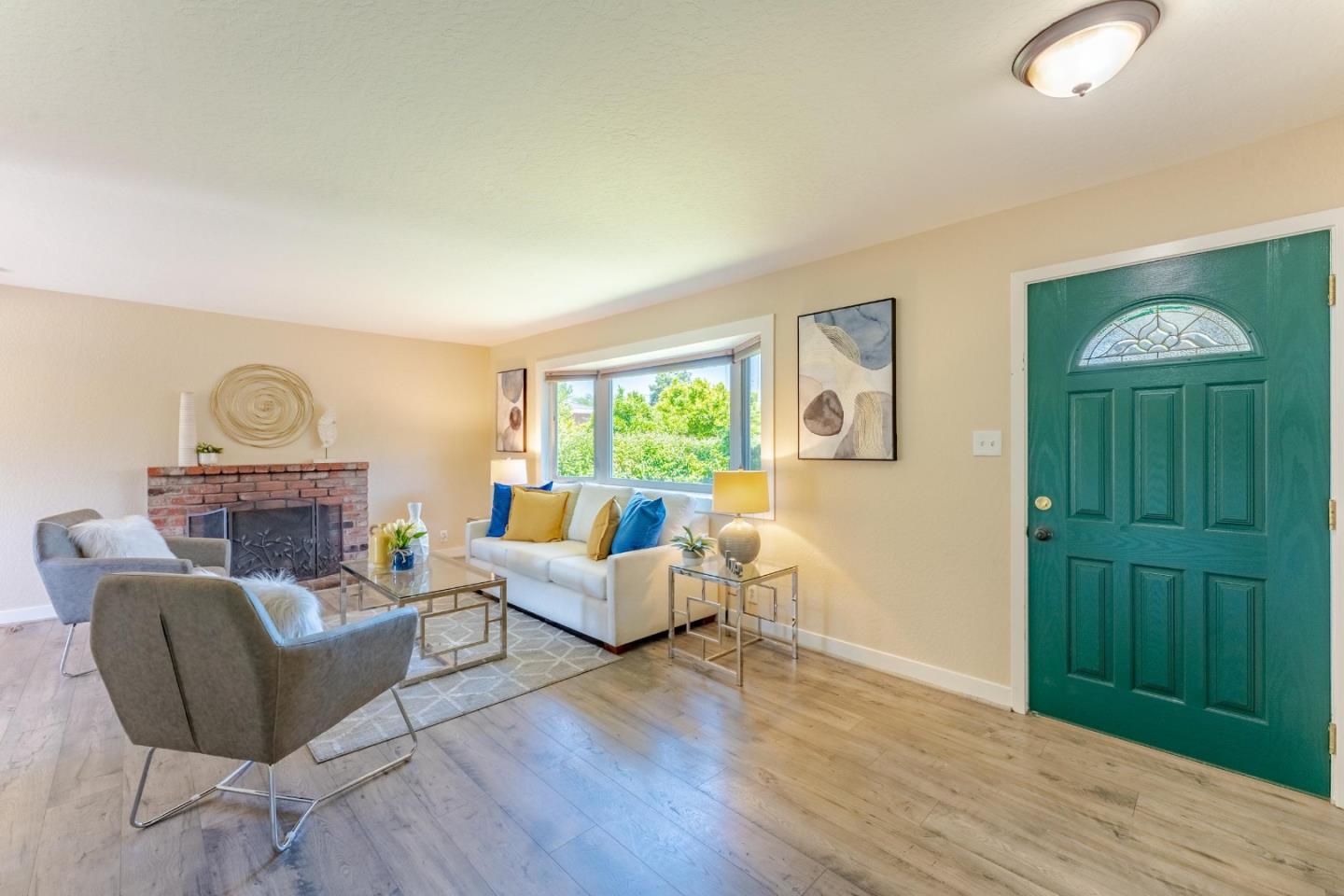 1211 Carnelian DR