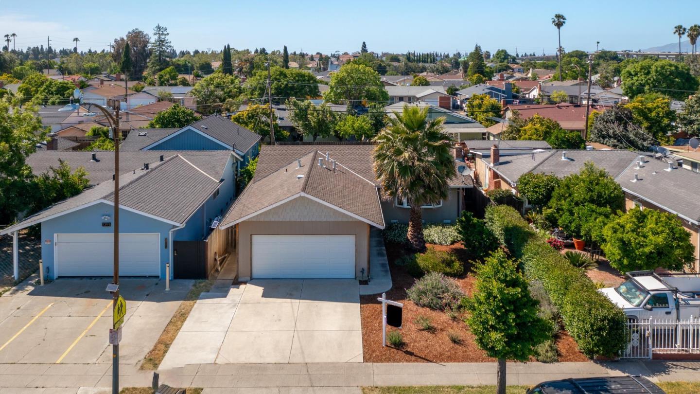 1211 Carnelian DR