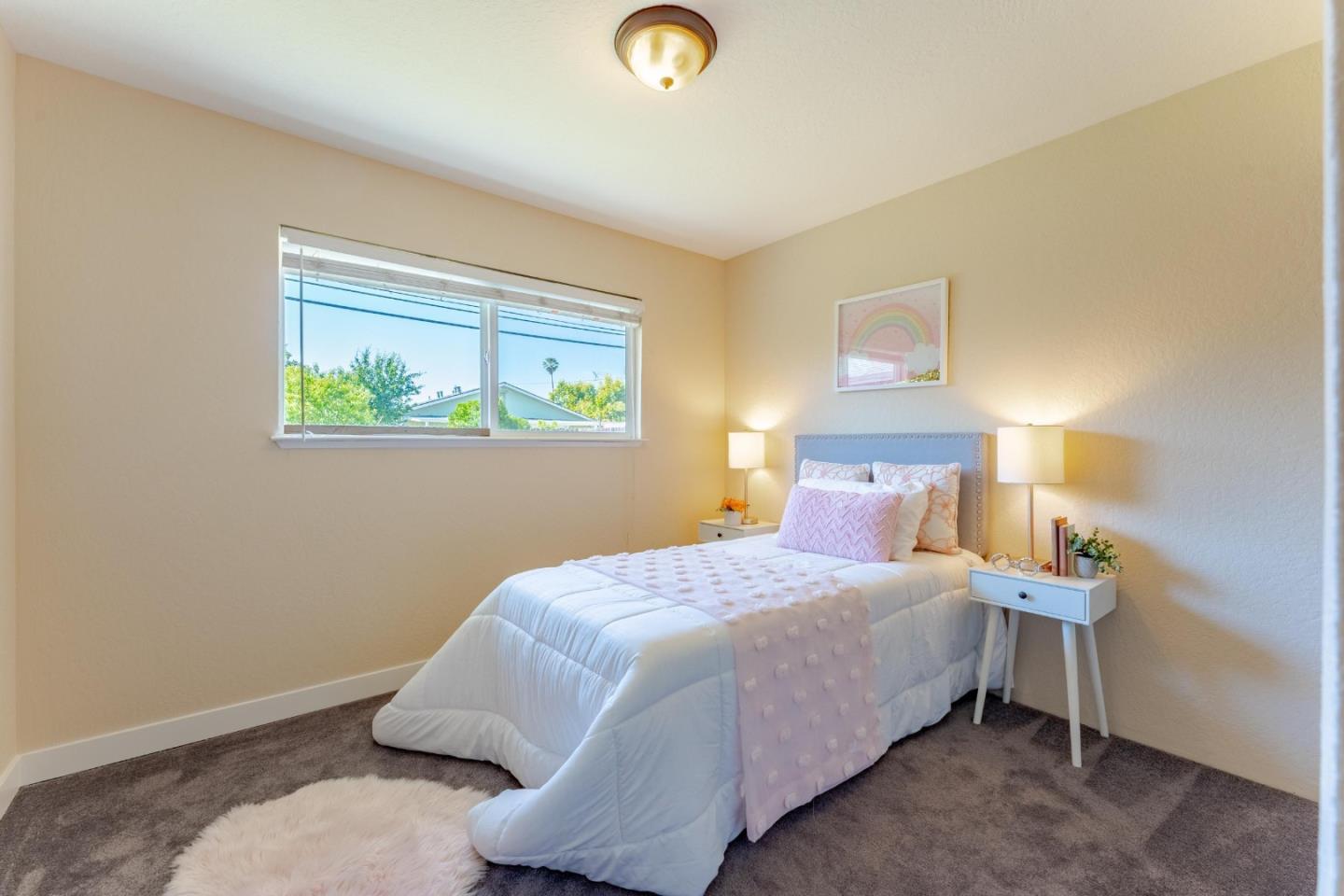 1211 Carnelian DR