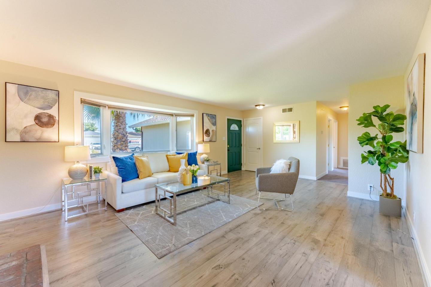 1211 Carnelian DR