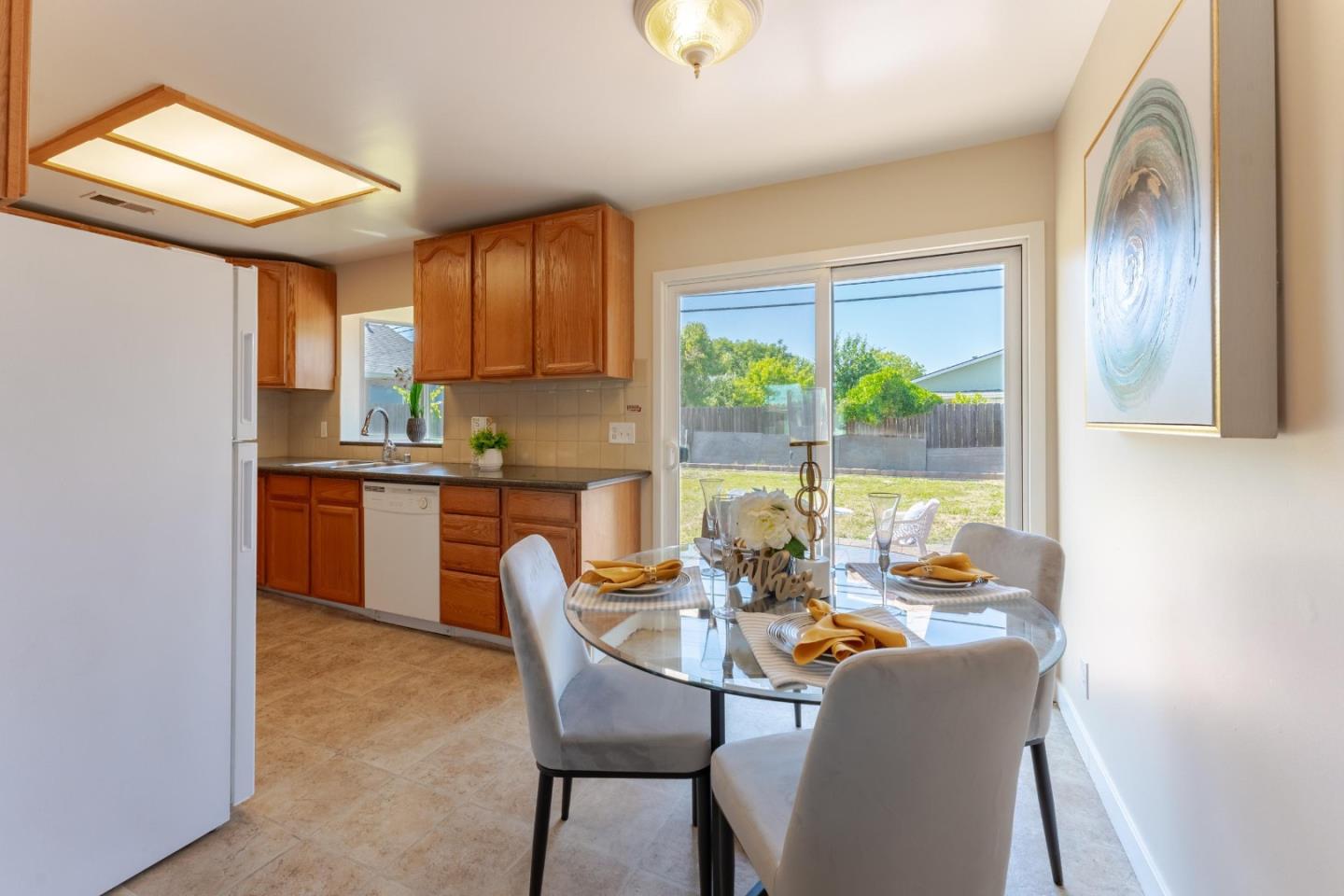 1211 Carnelian DR