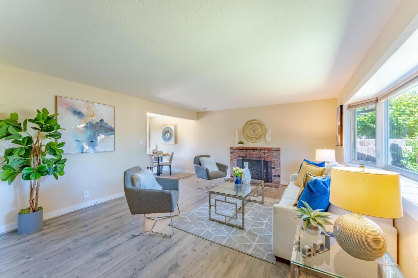 1211 Carnelian DR