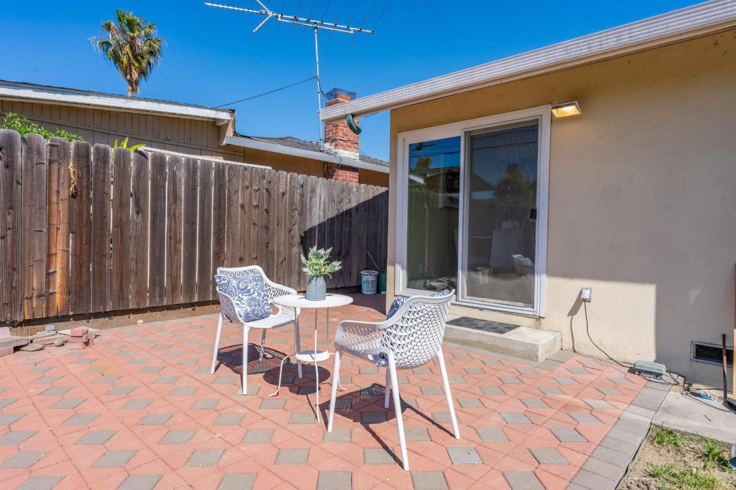 1211 Carnelian DR
