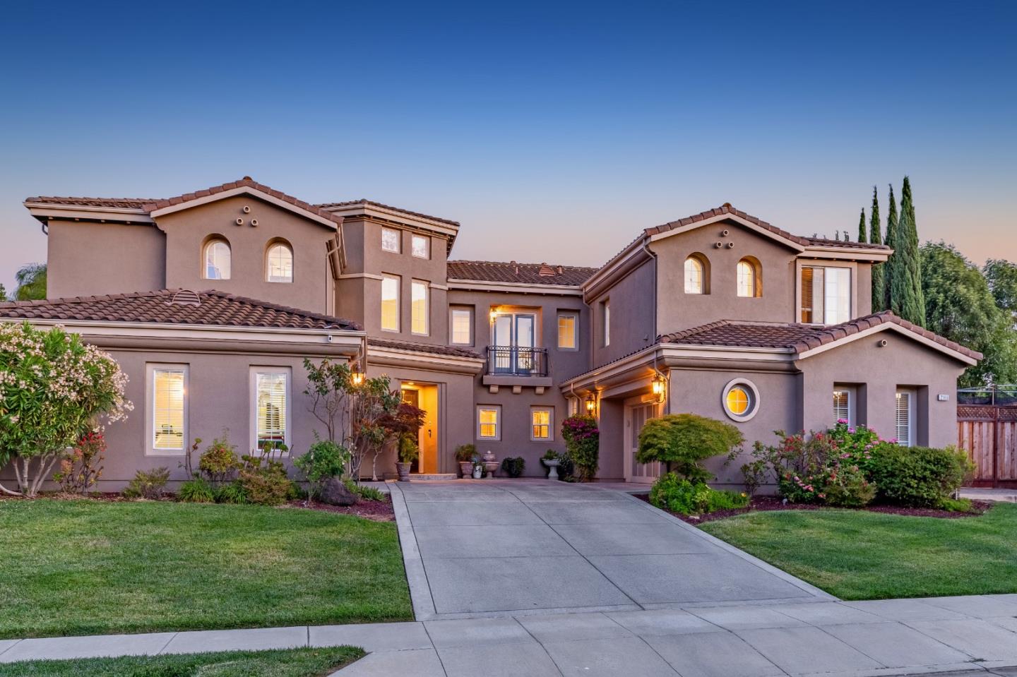 2168 Terrena Valley DR
