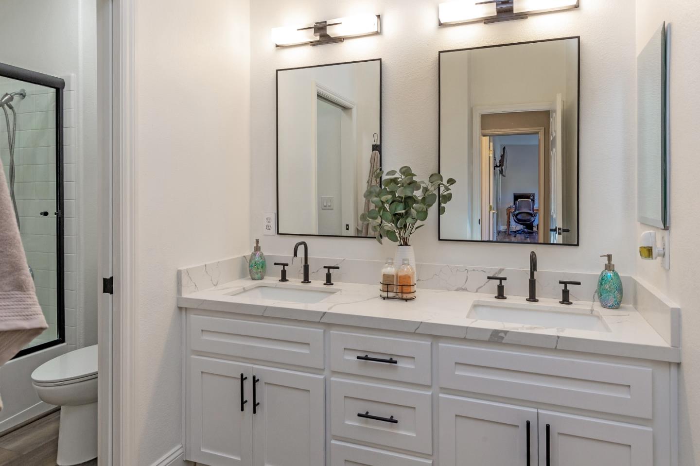 2168 Terrena Valley DR