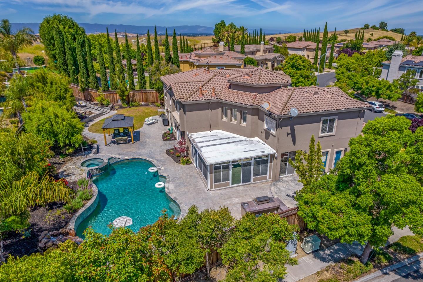 2168 Terrena Valley DR