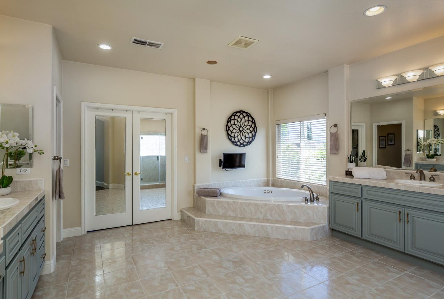 2168 Terrena Valley DR