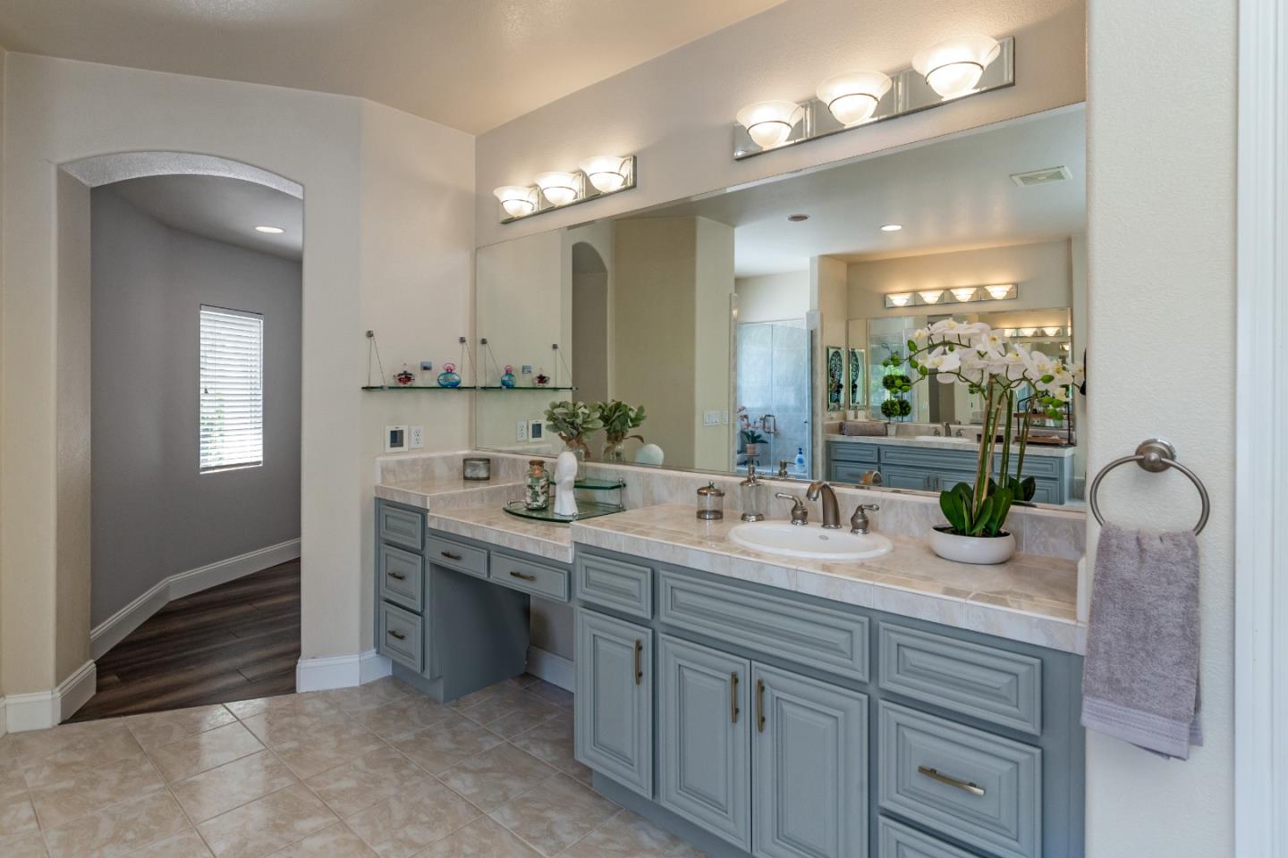 2168 Terrena Valley DR