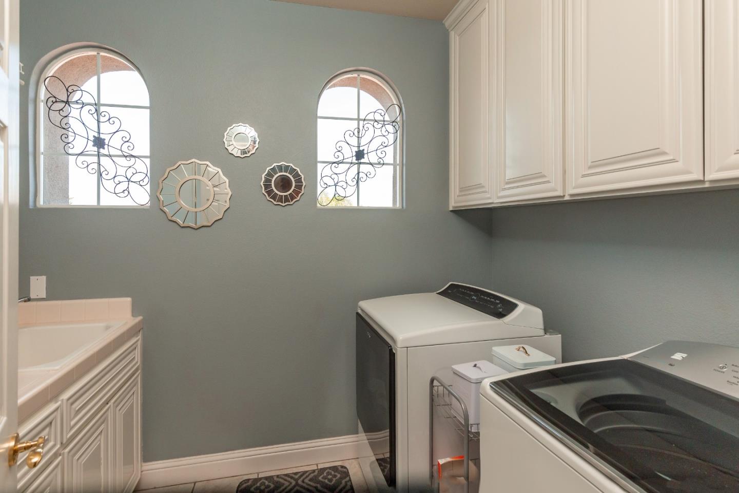 2168 Terrena Valley DR