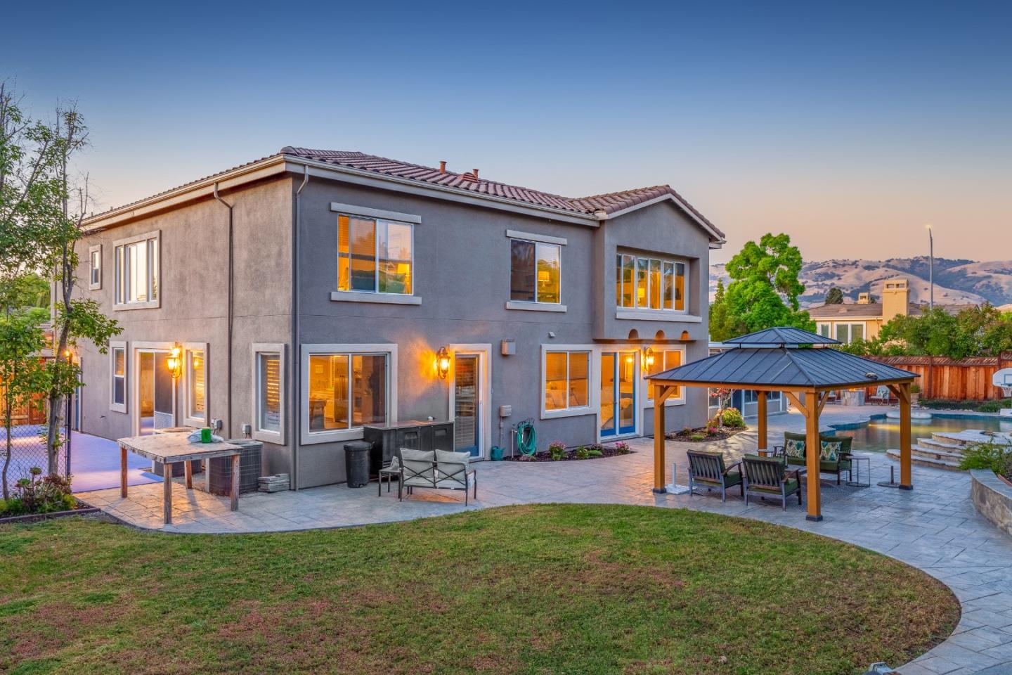 2168 Terrena Valley DR