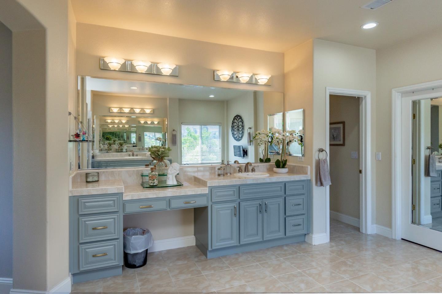 2168 Terrena Valley DR