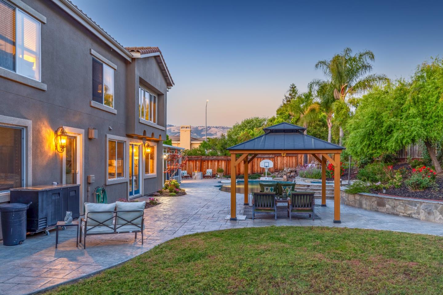 2168 Terrena Valley DR