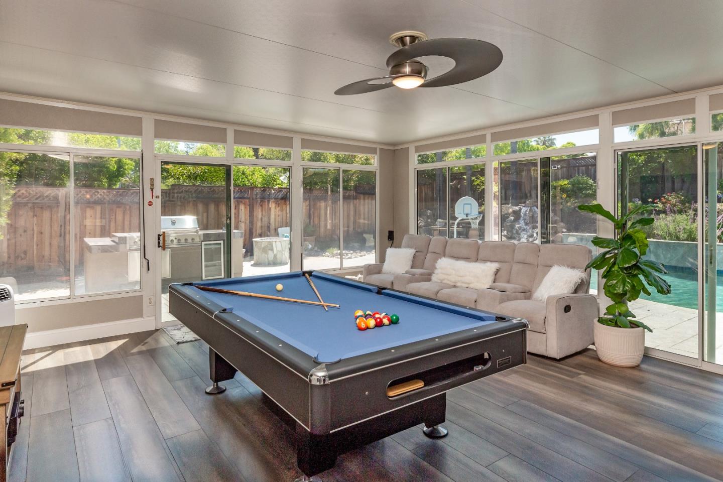 2168 Terrena Valley DR