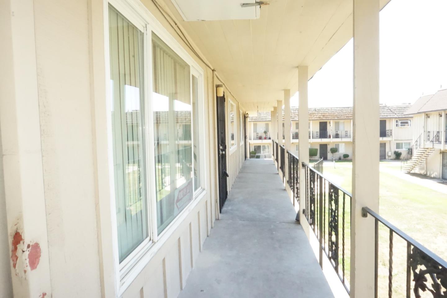 2420 Oxford WAY G44