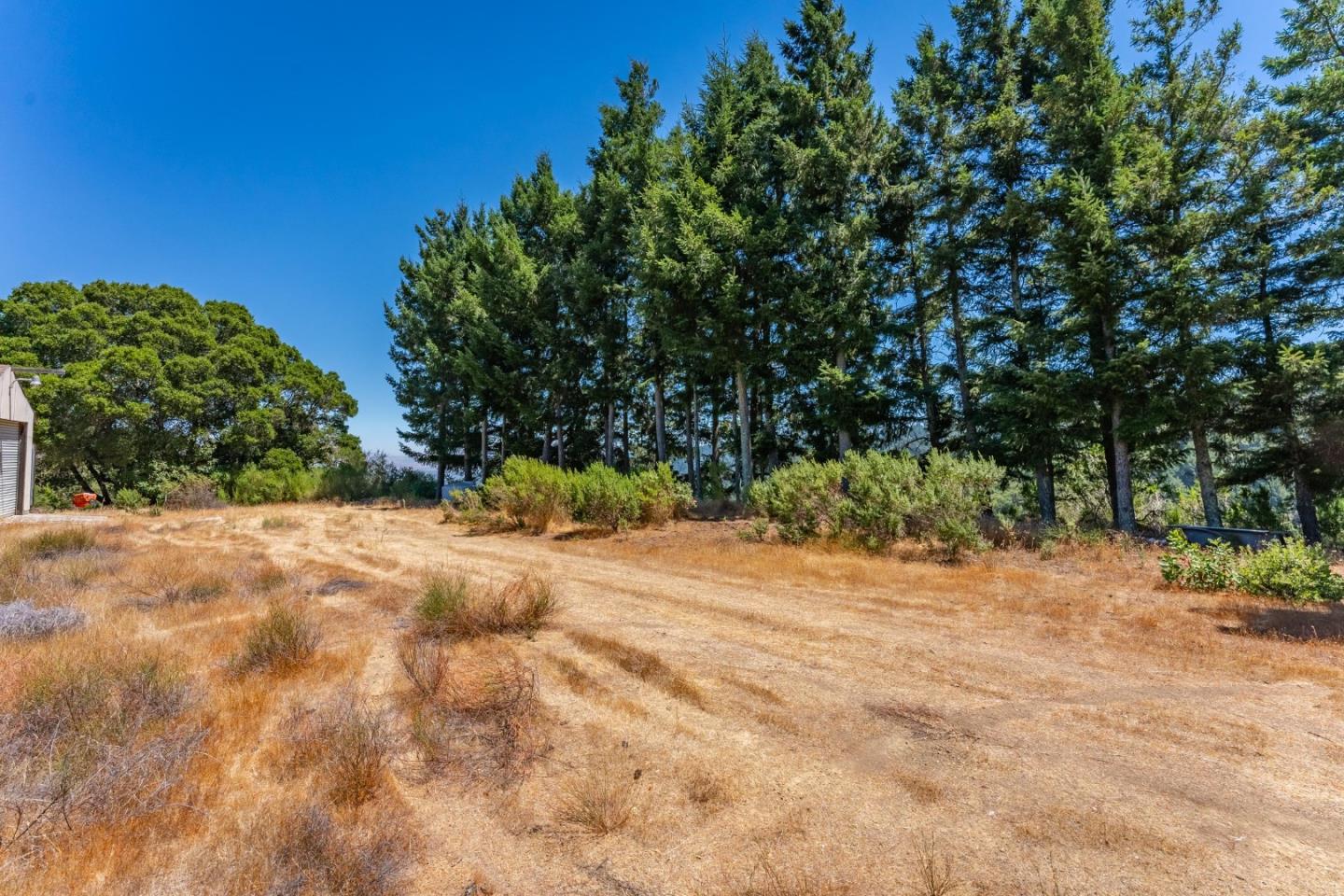 7175 Redwood Retreat RD