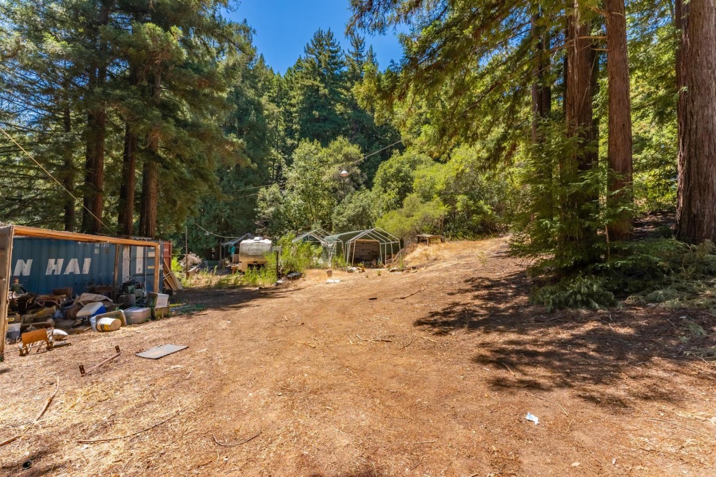 7175 Redwood Retreat RD