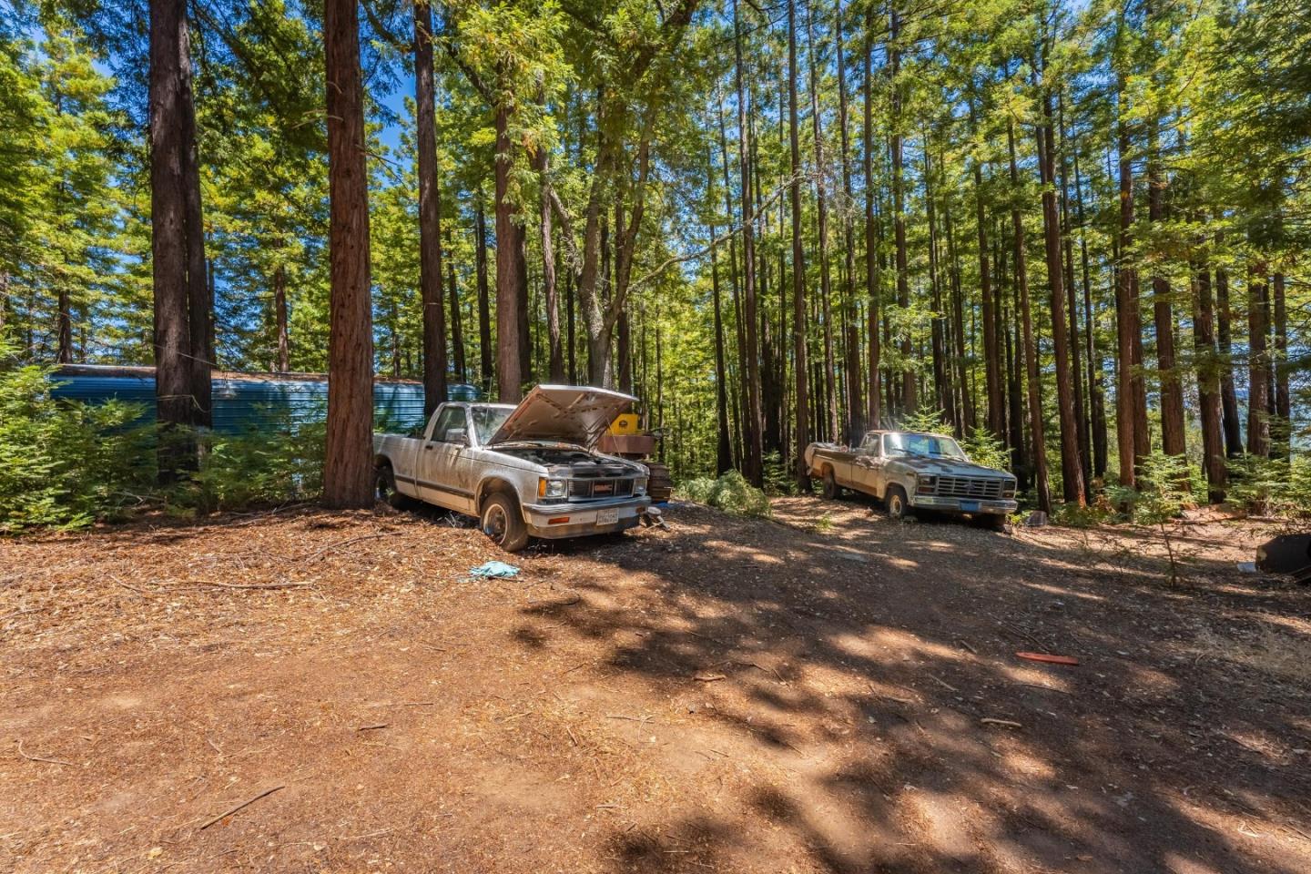7175 Redwood Retreat RD
