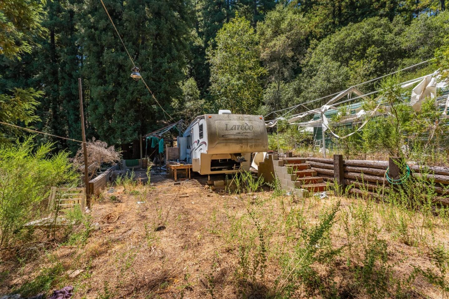 7175 Redwood Retreat RD