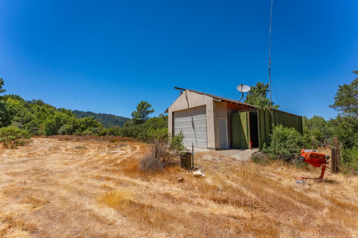 7175 Redwood Retreat RD